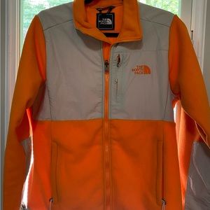 North Face new with no rage fleece jacket.
